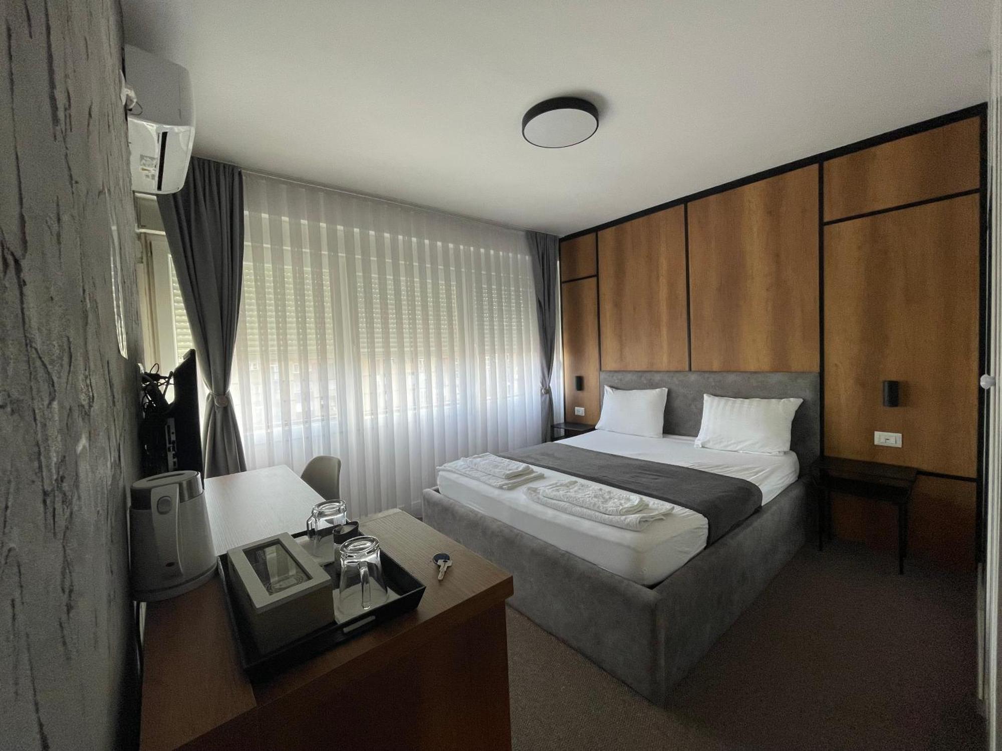 New Prishtina Luxury Rooms Prishtinë Ngoại thất bức ảnh
