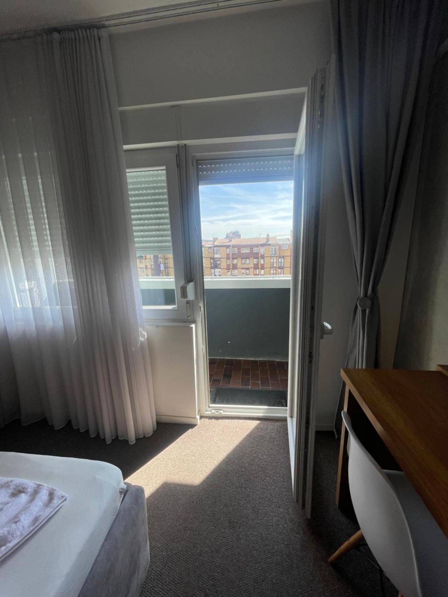 New Prishtina Luxury Rooms Prishtinë Ngoại thất bức ảnh