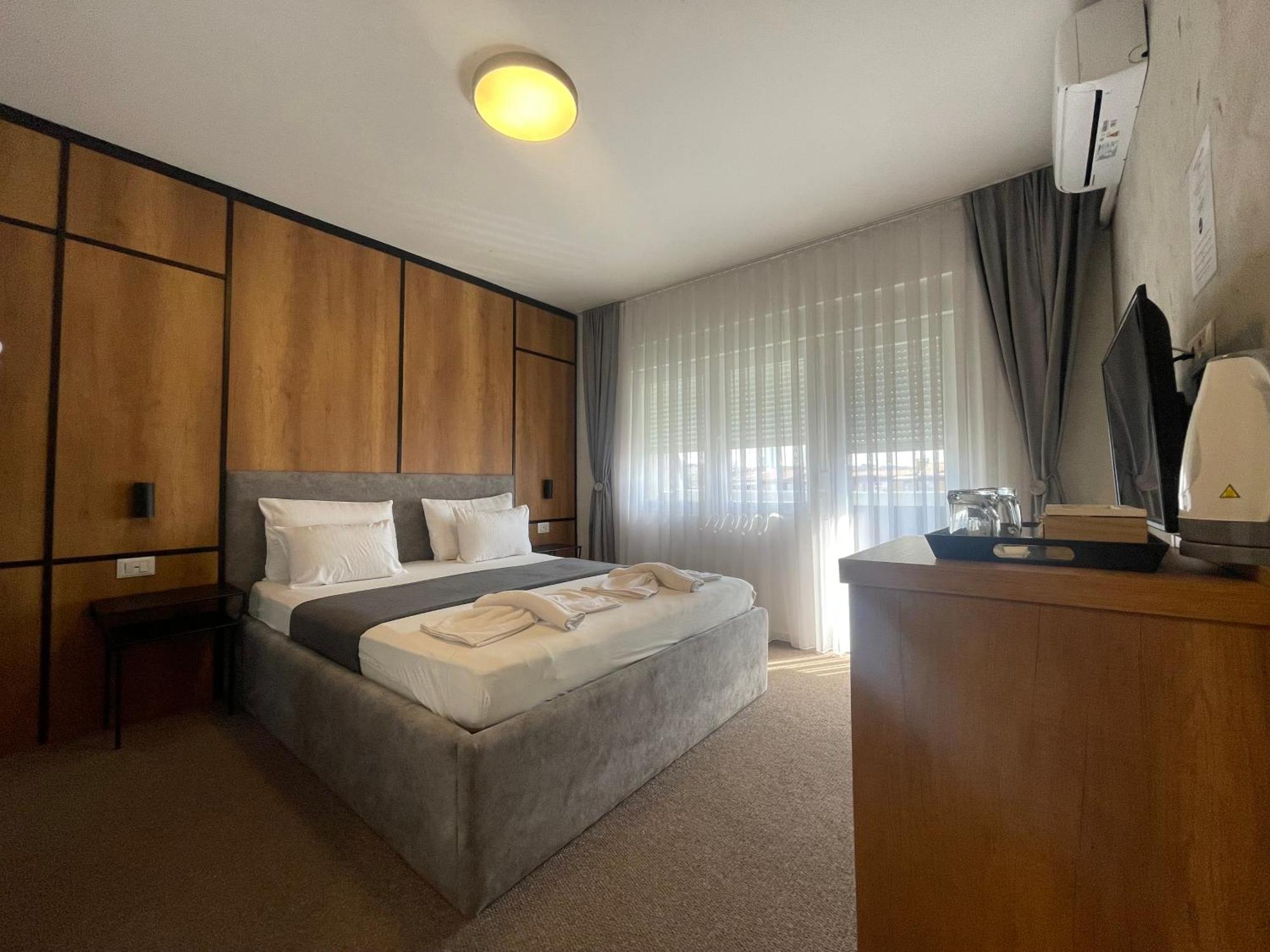 New Prishtina Luxury Rooms Prishtinë Ngoại thất bức ảnh